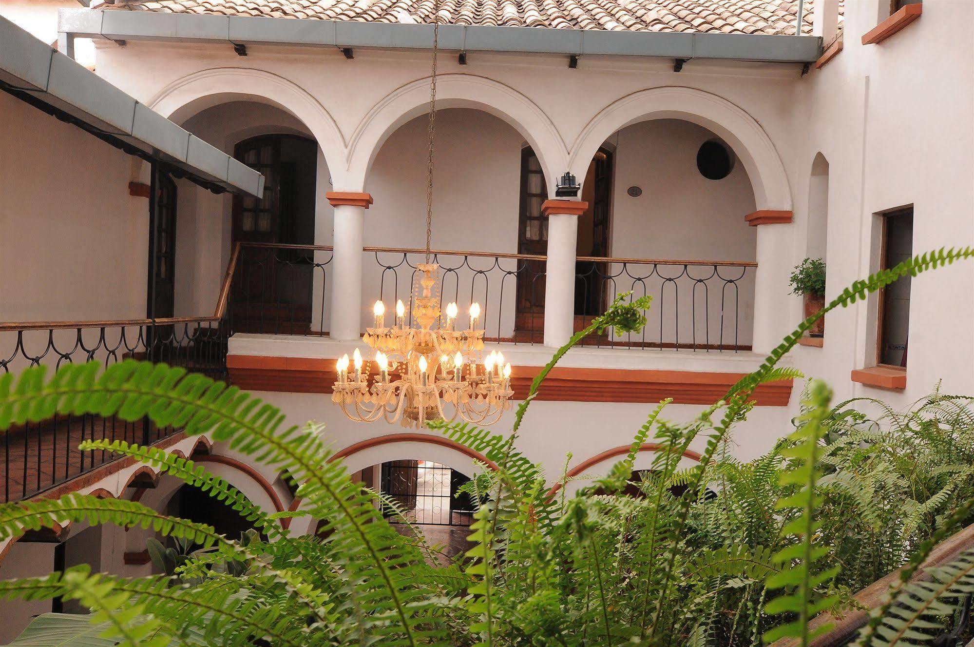 סוקרה Hostal Recoleta Sur מראה חיצוני תמונה