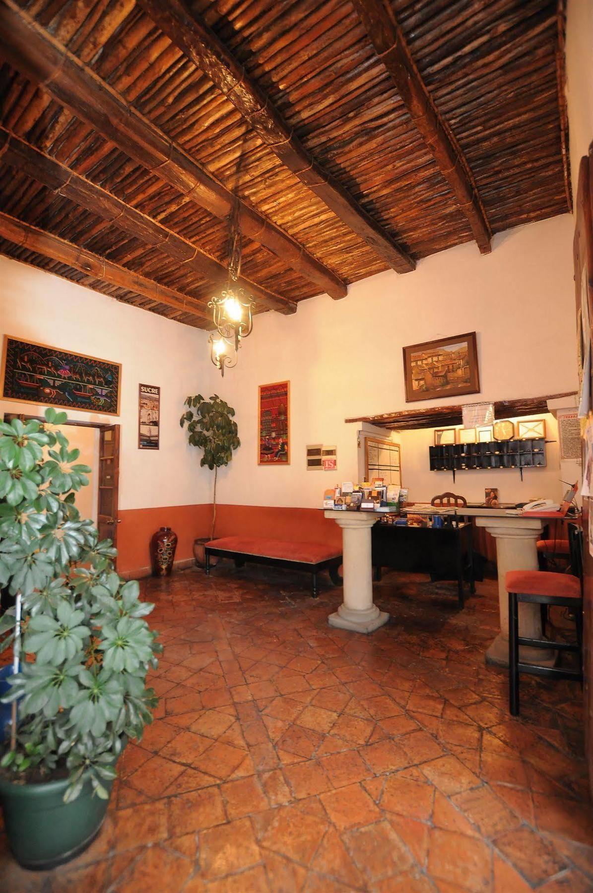 סוקרה Hostal Recoleta Sur מראה חיצוני תמונה