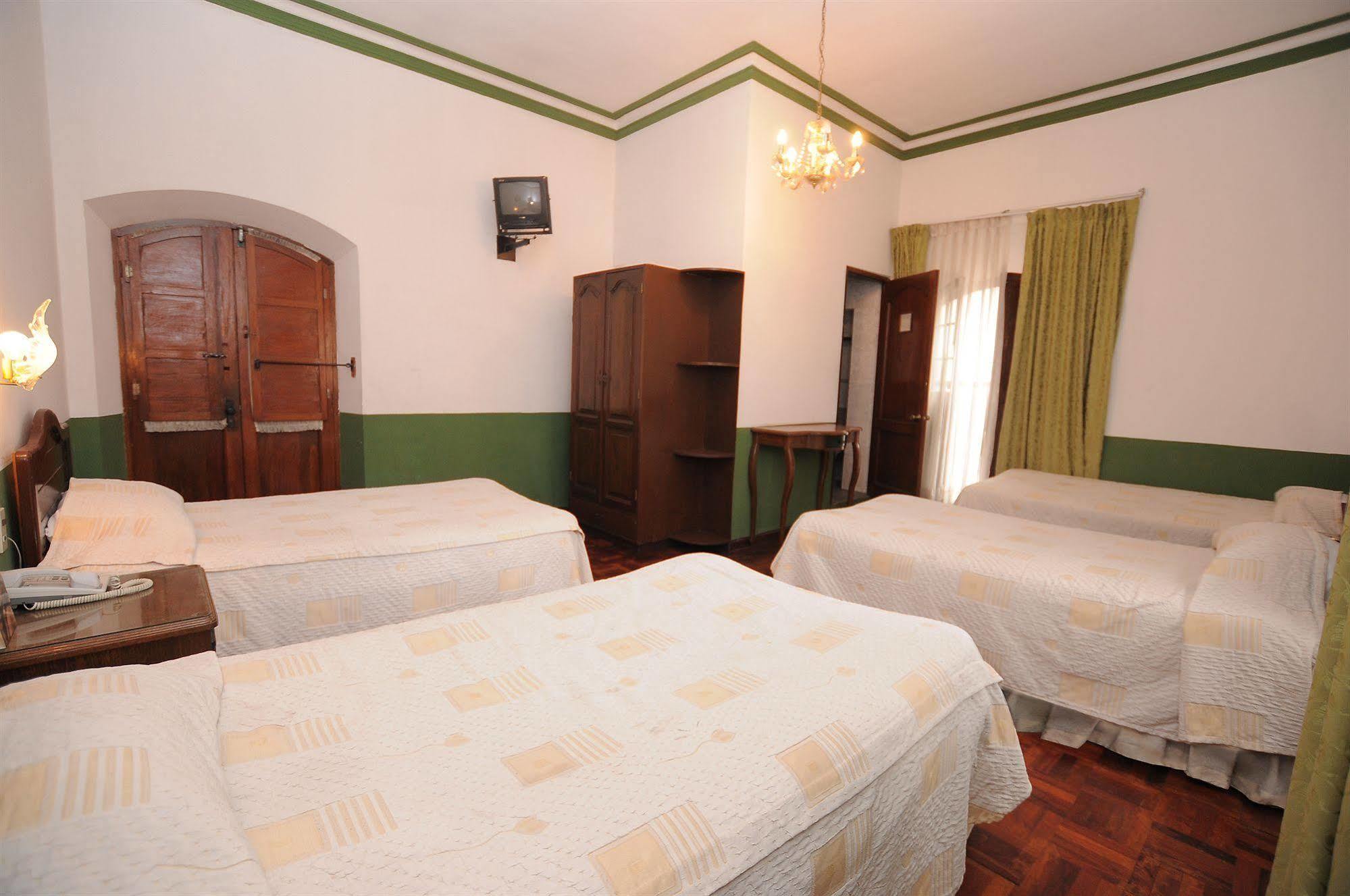 סוקרה Hostal Recoleta Sur מראה חיצוני תמונה