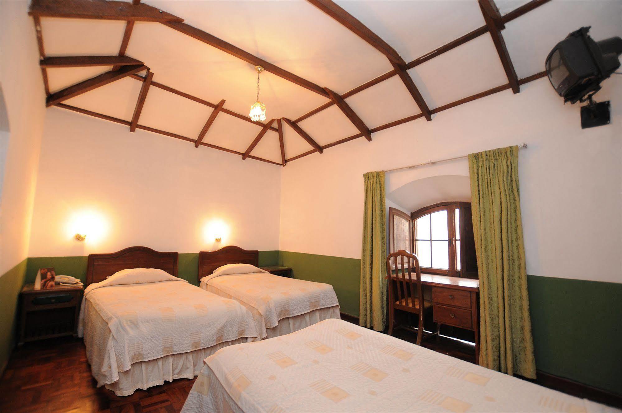 סוקרה Hostal Recoleta Sur מראה חיצוני תמונה