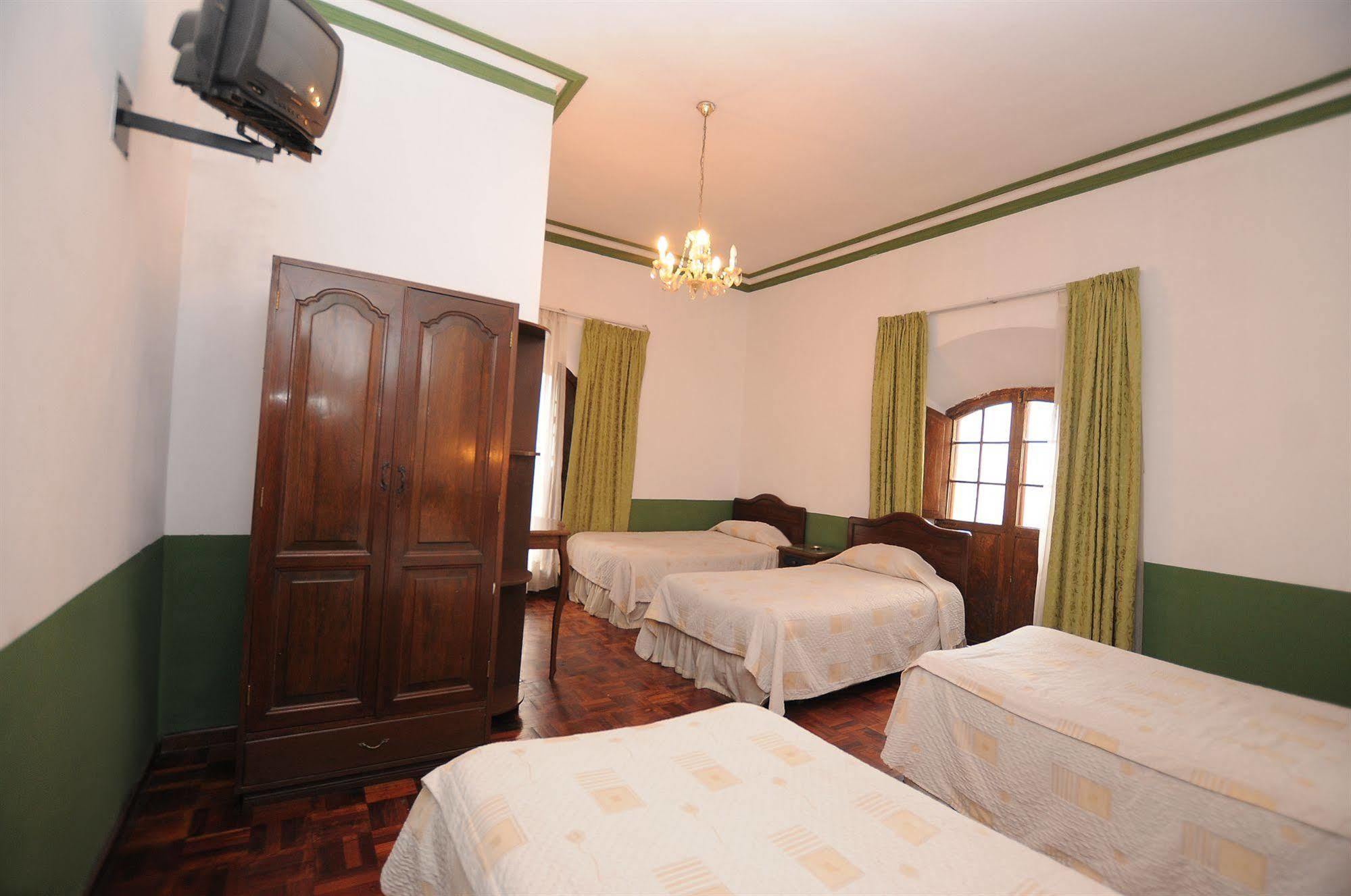 סוקרה Hostal Recoleta Sur מראה חיצוני תמונה
