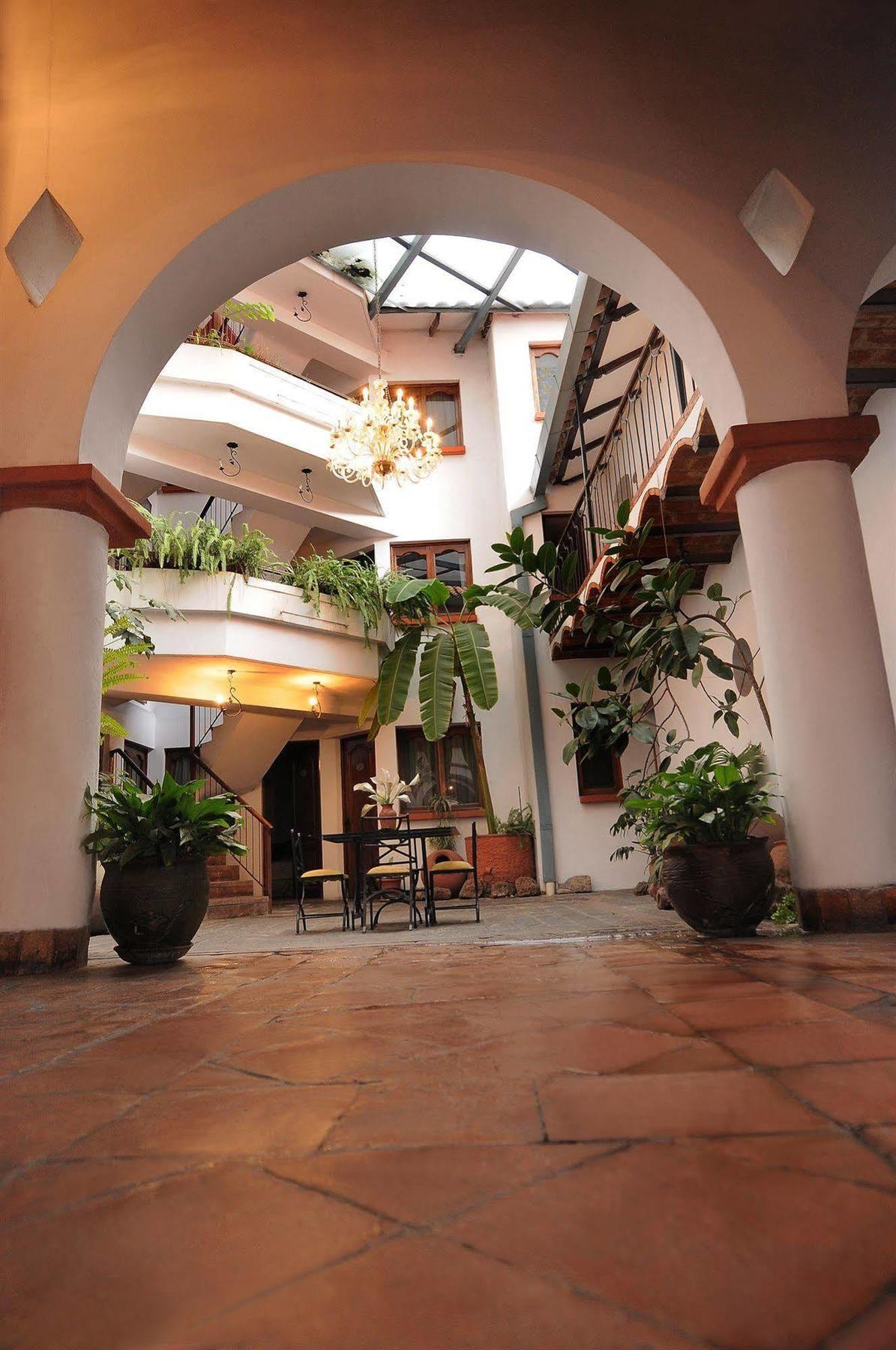 סוקרה Hostal Recoleta Sur מראה חיצוני תמונה